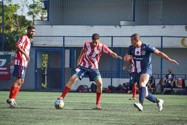 官方：美因茨主帅亨里克森下课；球队积6分排名德甲垫底